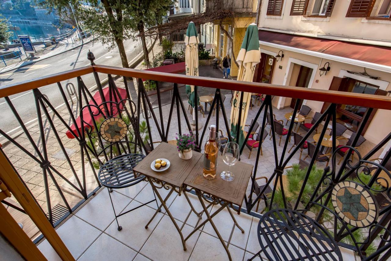 Beautiful Apartment House On The Seaside 伊卡 外观 照片