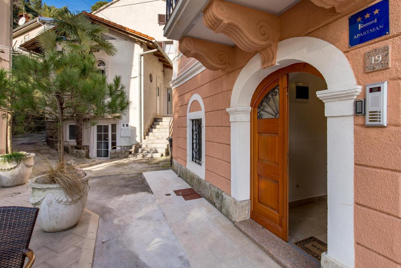 Beautiful Apartment House On The Seaside 伊卡 外观 照片